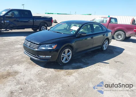 2012 Volkswagen Passat 3.6L V6 Se z USA, uszkodzony, nr VIN 1VWBM7A31CC094470